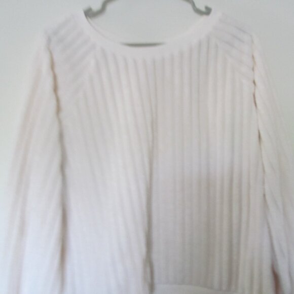 No Boundaries Juniors Fuzzy Sweatshirt XXXL - Picture 2 of 3